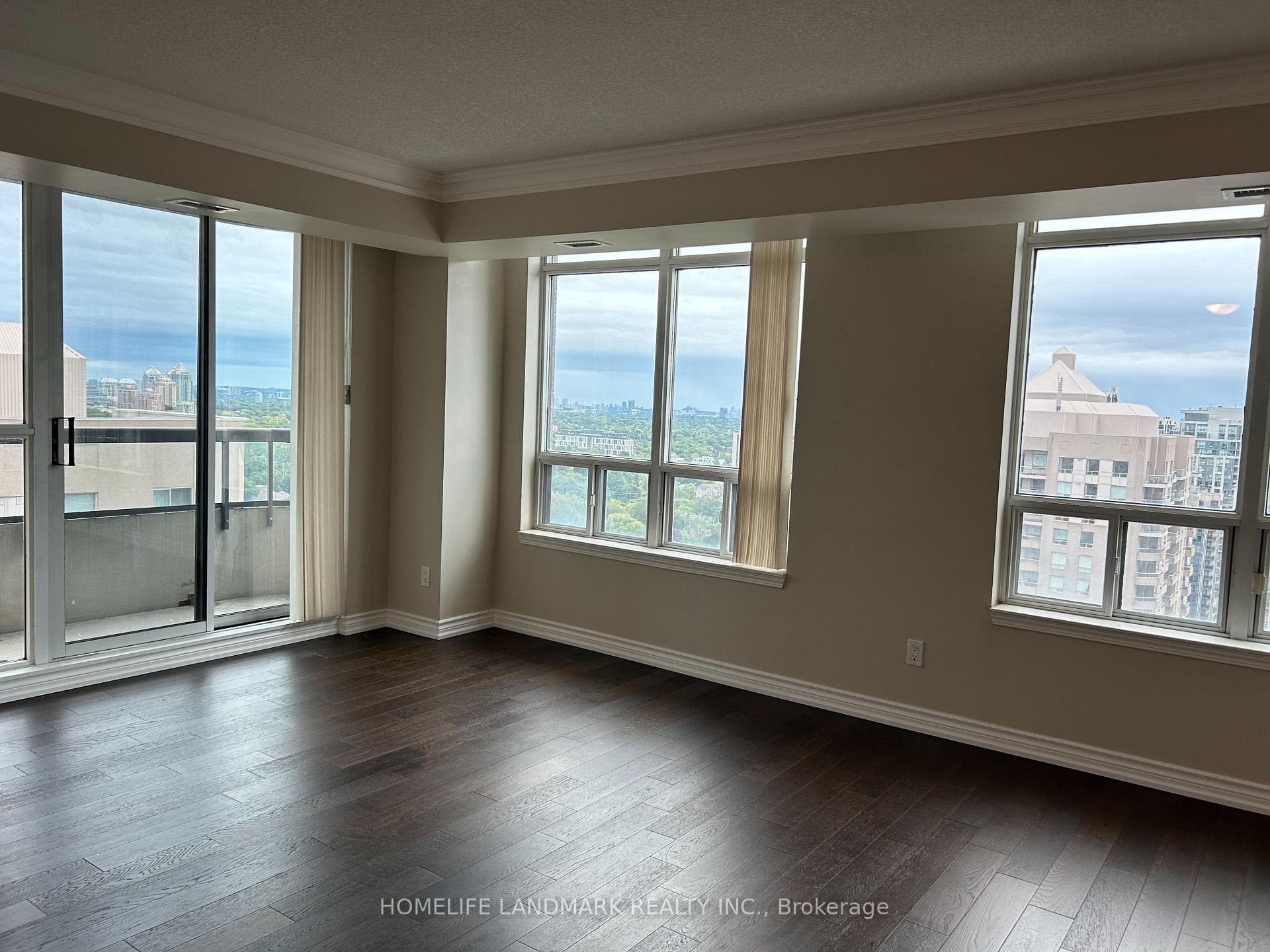 33 Empress Avenue Unit 2005 photo 6