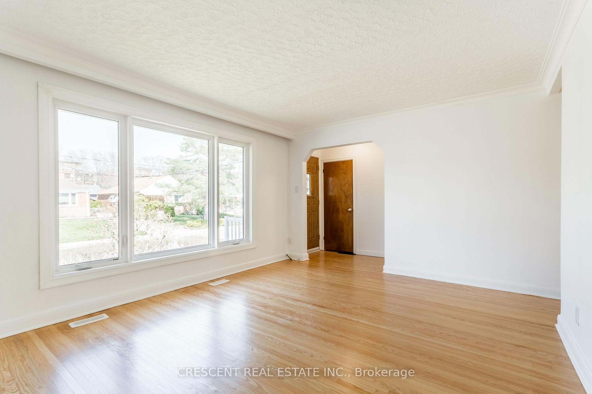 51 Black Creek Boulevard Unit Upper photo 12
