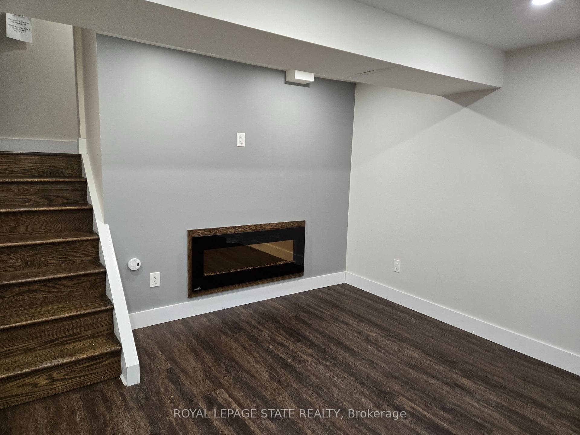 3 GOVERNOR SIMCOE Drive photo 9