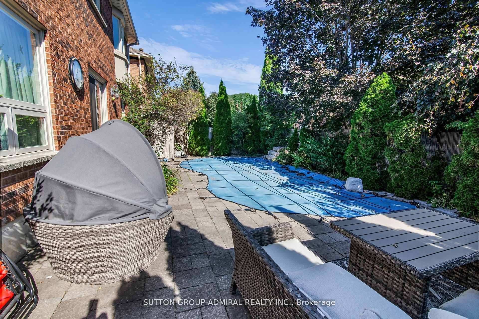 25 Grenadier Crescent photo 40