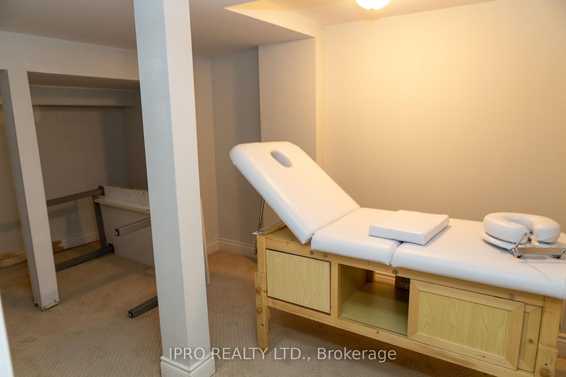 15101 Danby Road photo 9