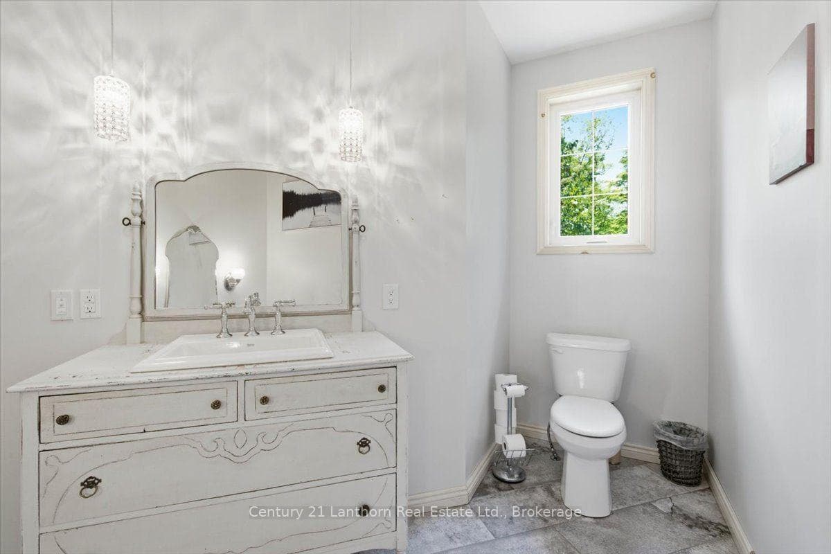 673 Lahey Road photo 32