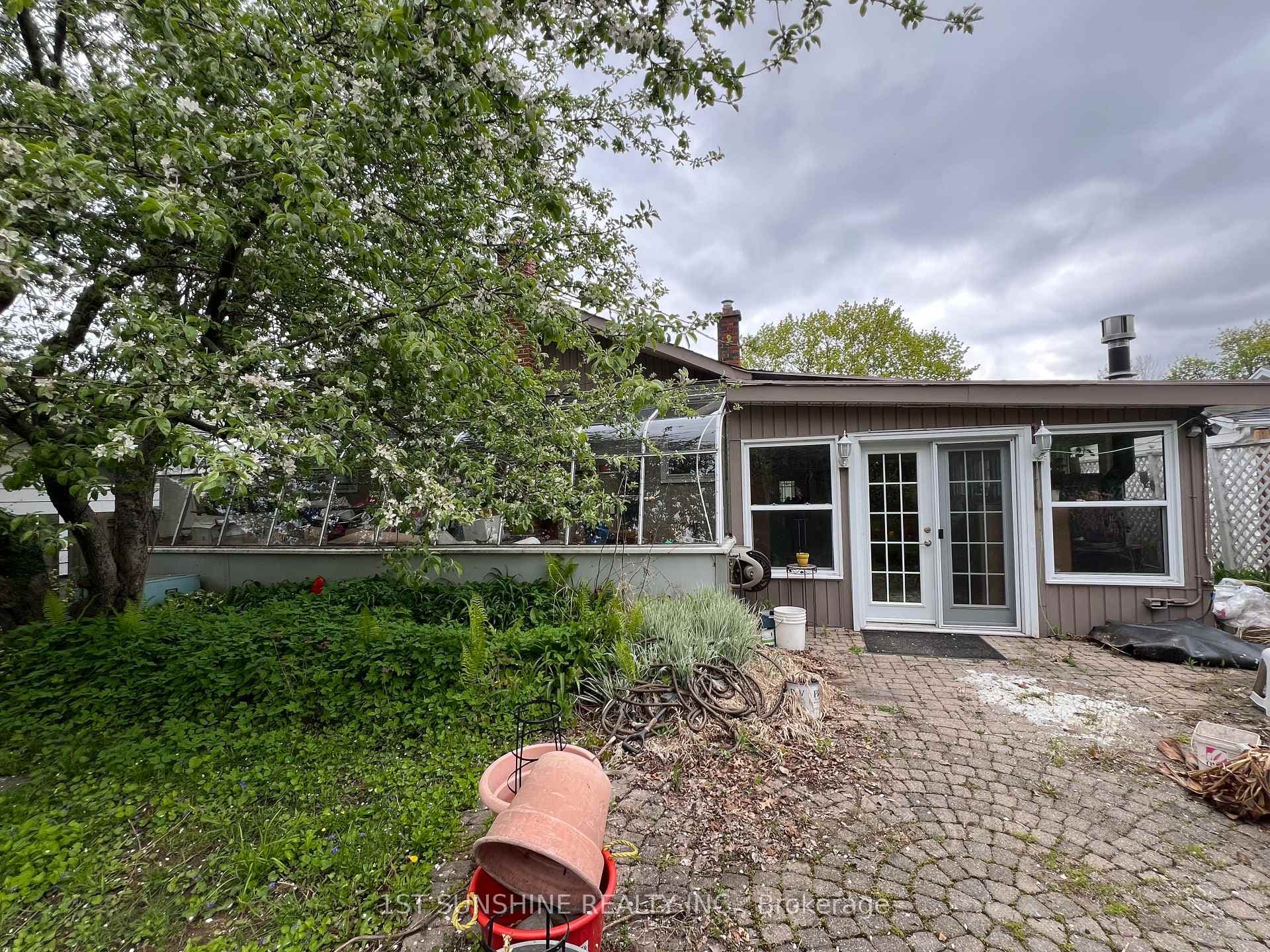 3 MACKIE Street photo 15