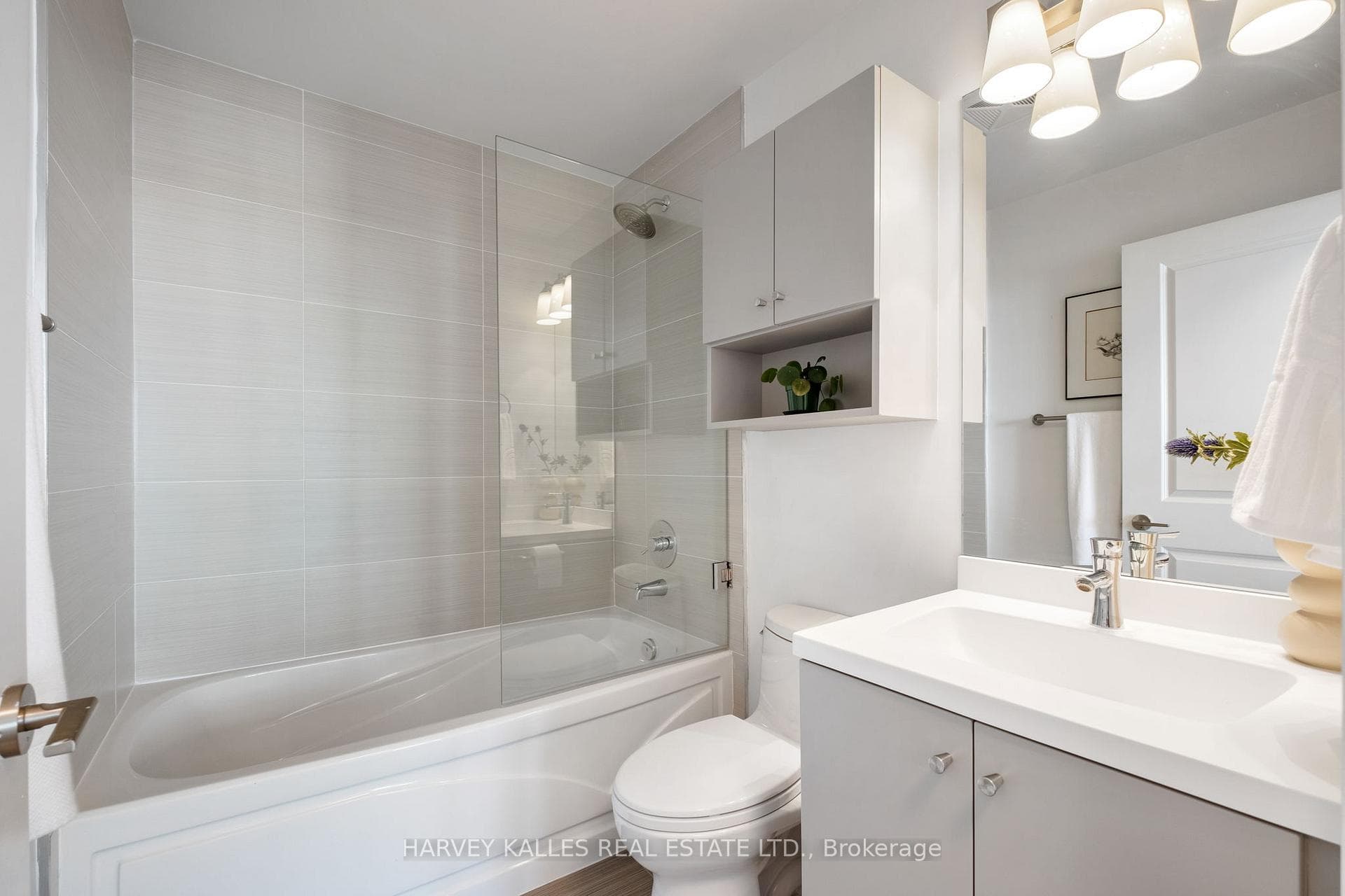 530 St Clair Avenue Unit 1602 photo 12