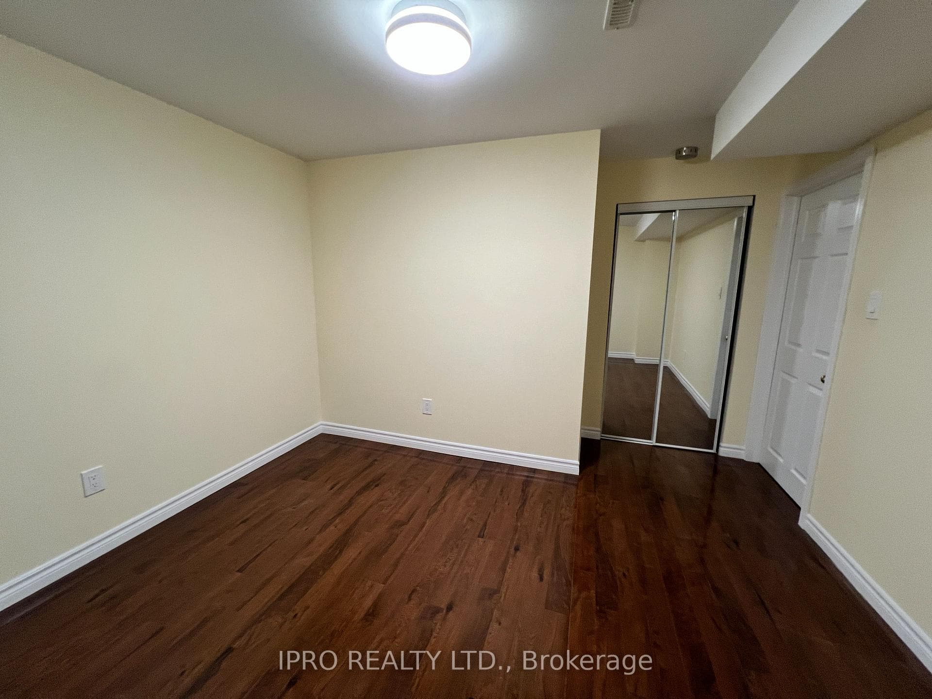 283 Cochrane Terrace Unit Bsmt photo 8