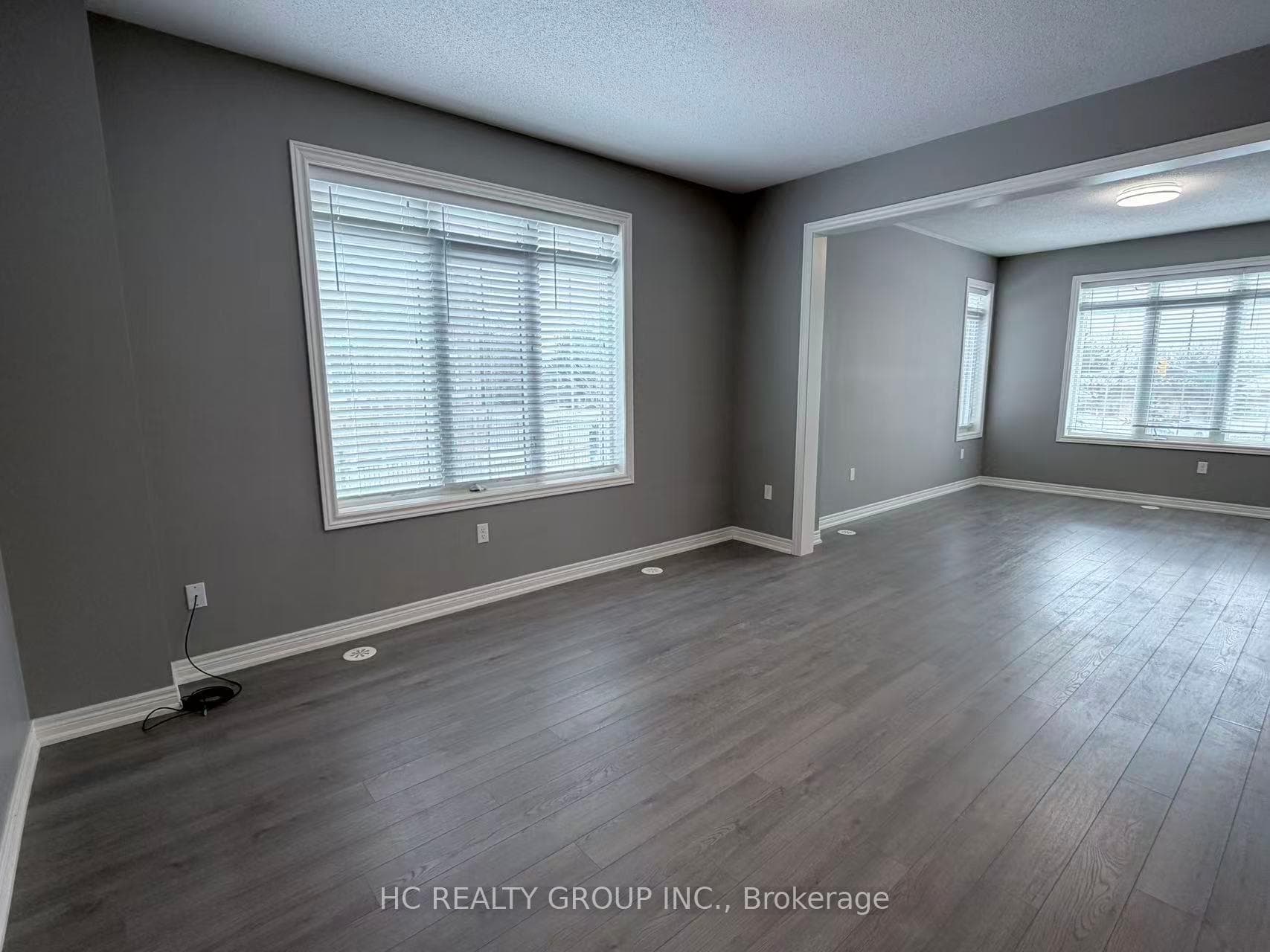 152 Roy Grove Way photo 3