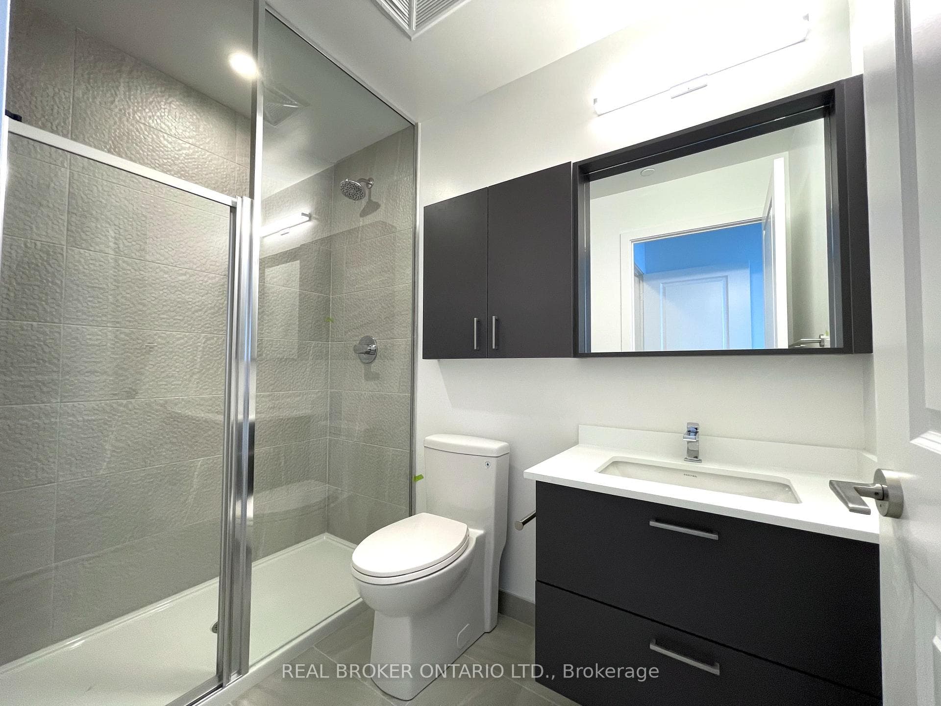 50 Upper Mall Way Unit 2009 photo 18