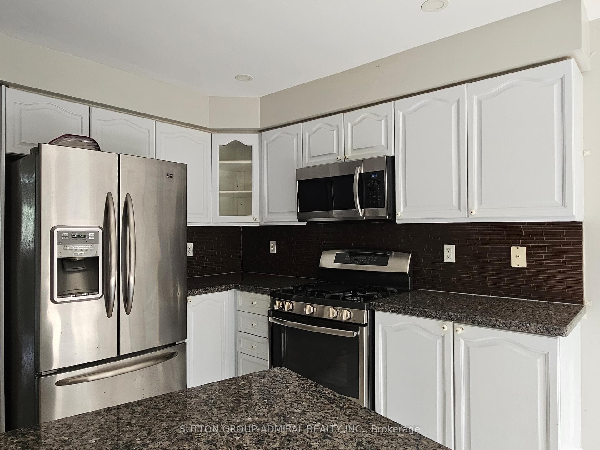 2166 Meadowglen Drive photo 8