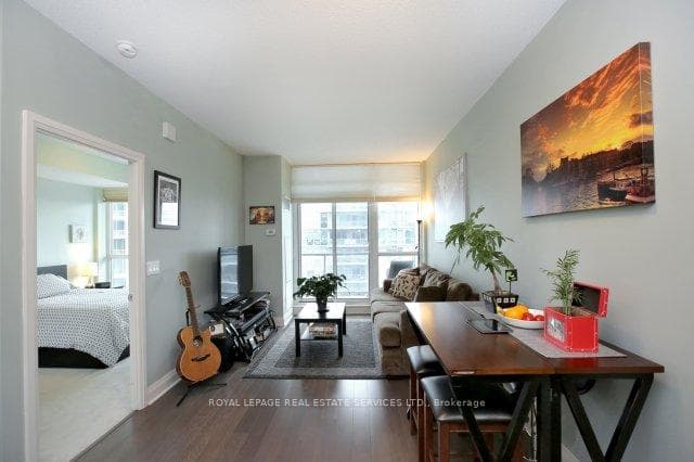 1185 The Queensway N/A Unit 1021 photo 3