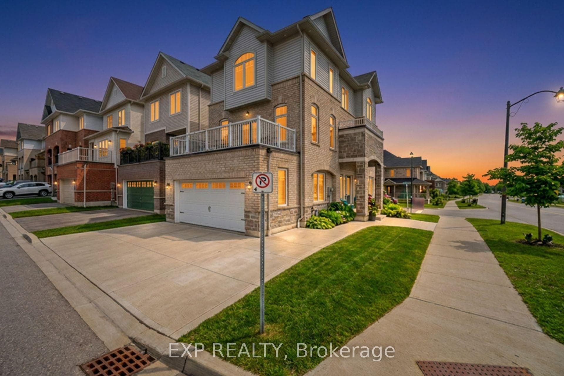 Premium corner lot, rear laneway access