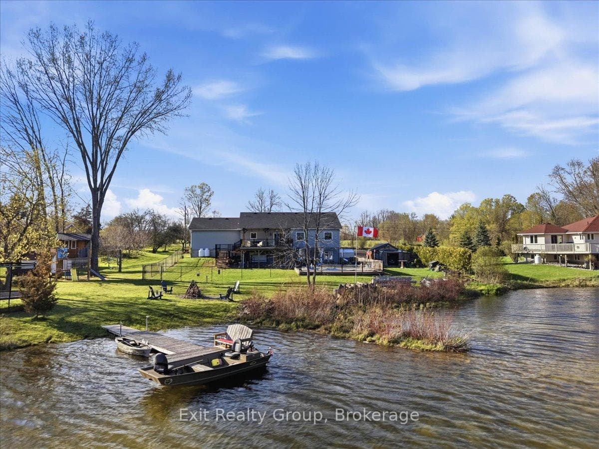 544 Shannon Road photo 2