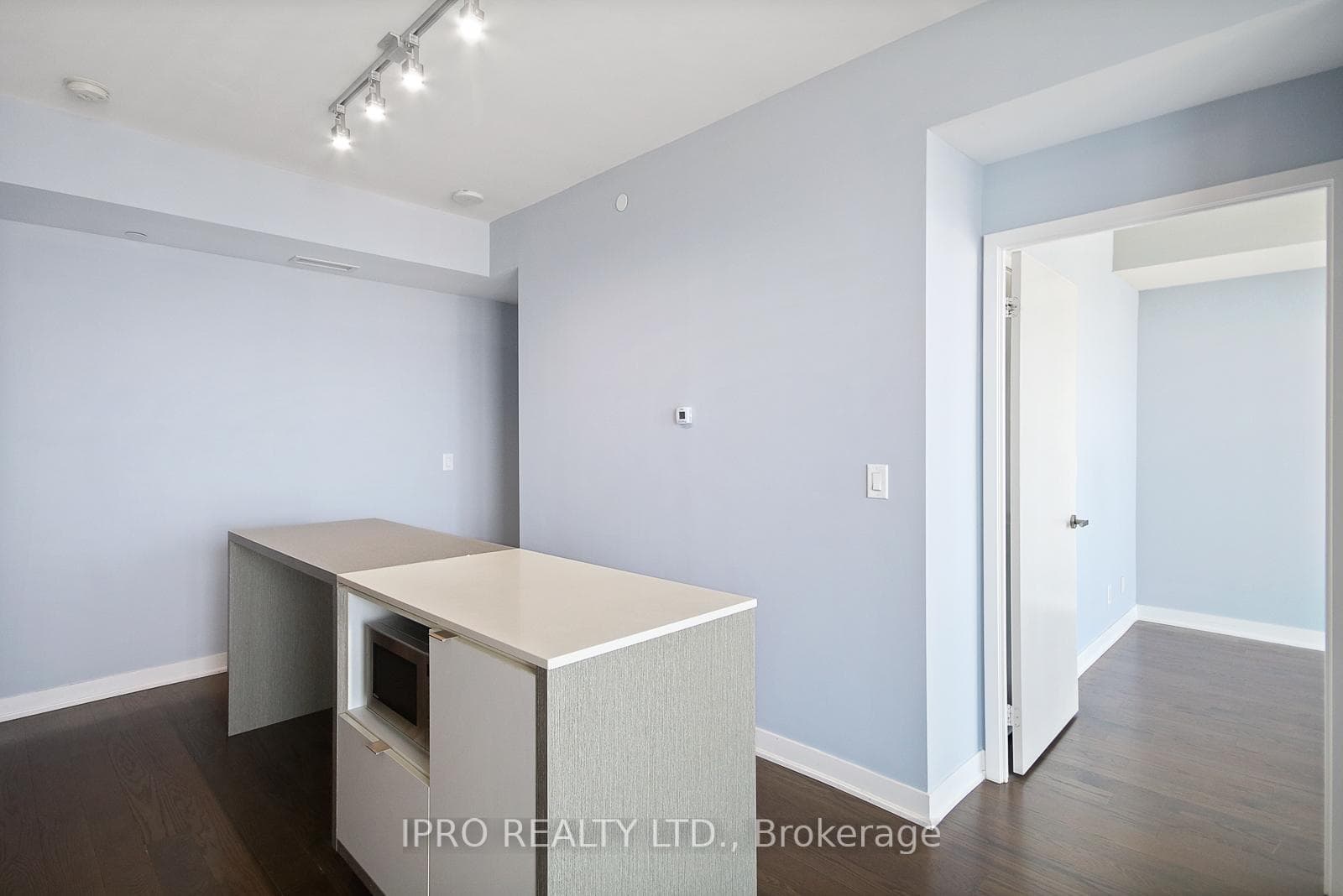 88 Harbour Street Unit 6805 photo 14