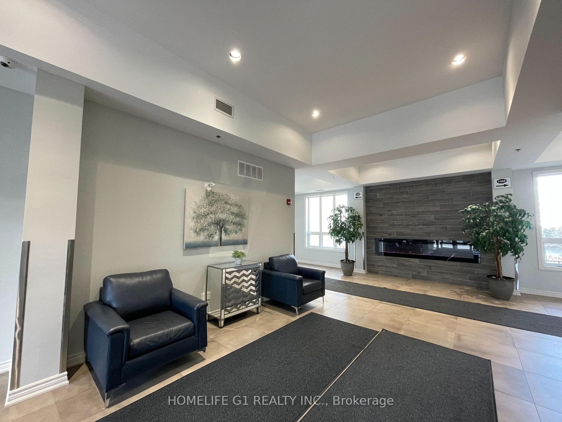 1370 Costigan Road Unit 302 photo 2