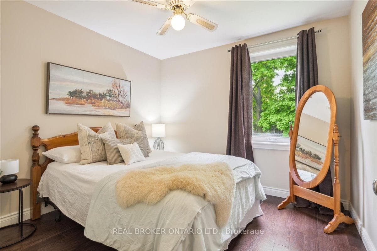 12 Parkview Heights photo 16