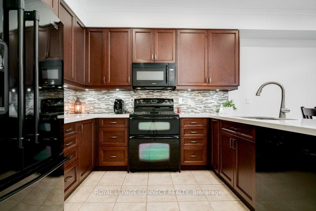 87 Long Island Crescent photo 5