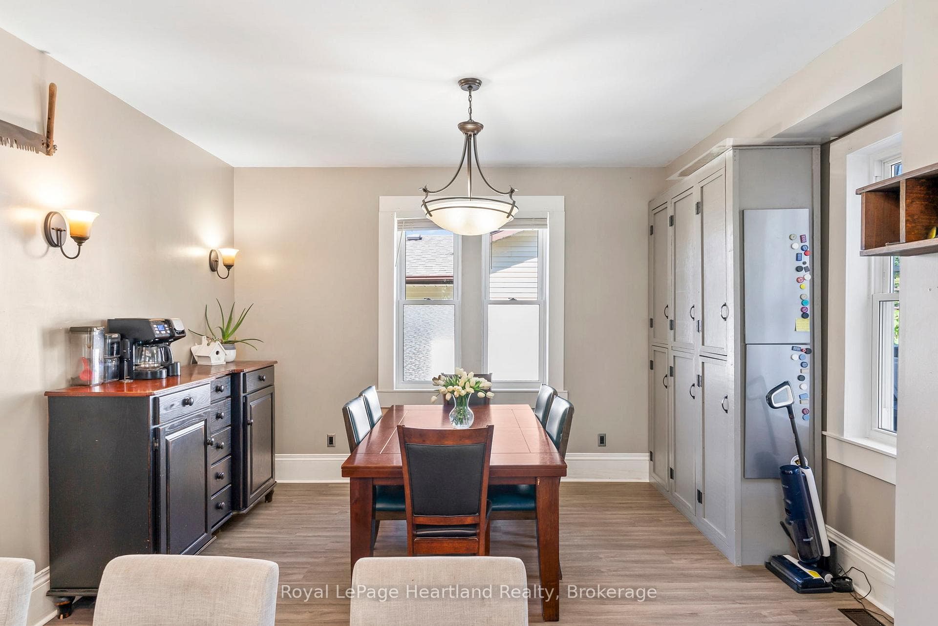 555 RAGLAN Street photo 18