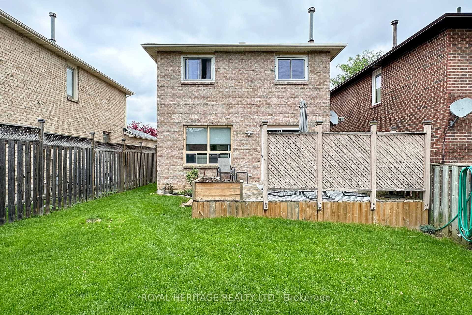 655 Sultana Square photo 28