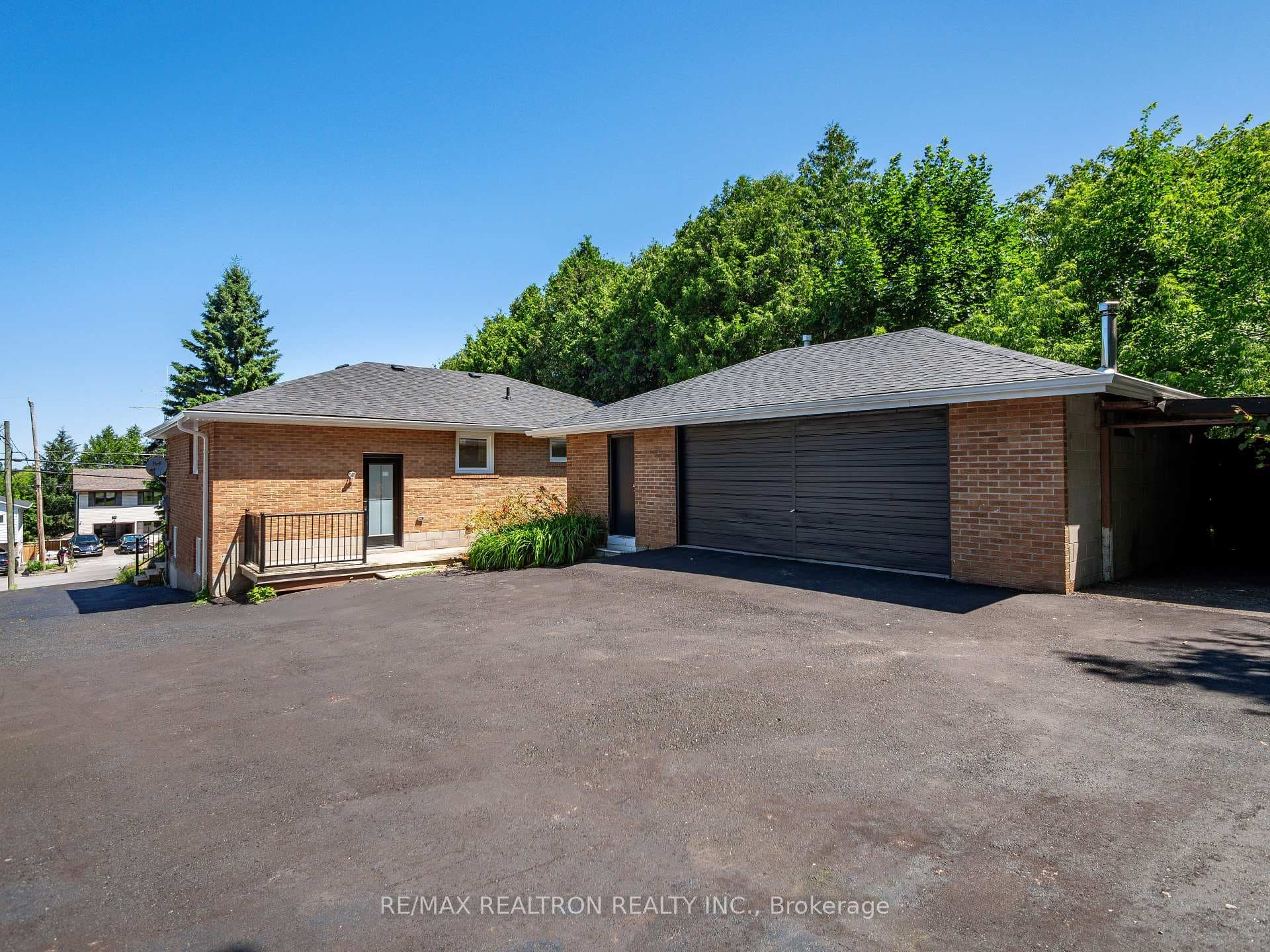 289 Irene Drive photo 2