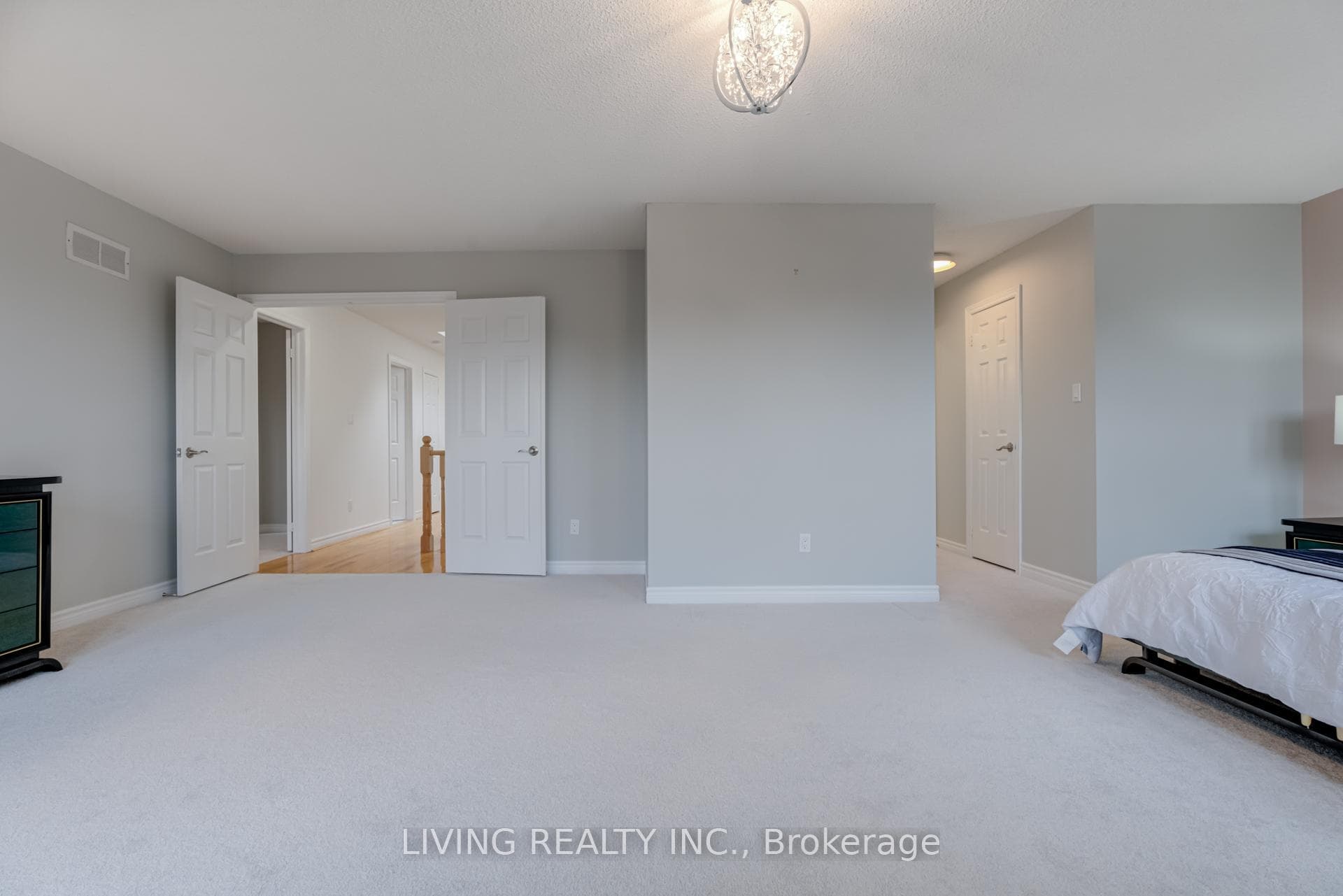 204 Valleymede Drive photo 19
