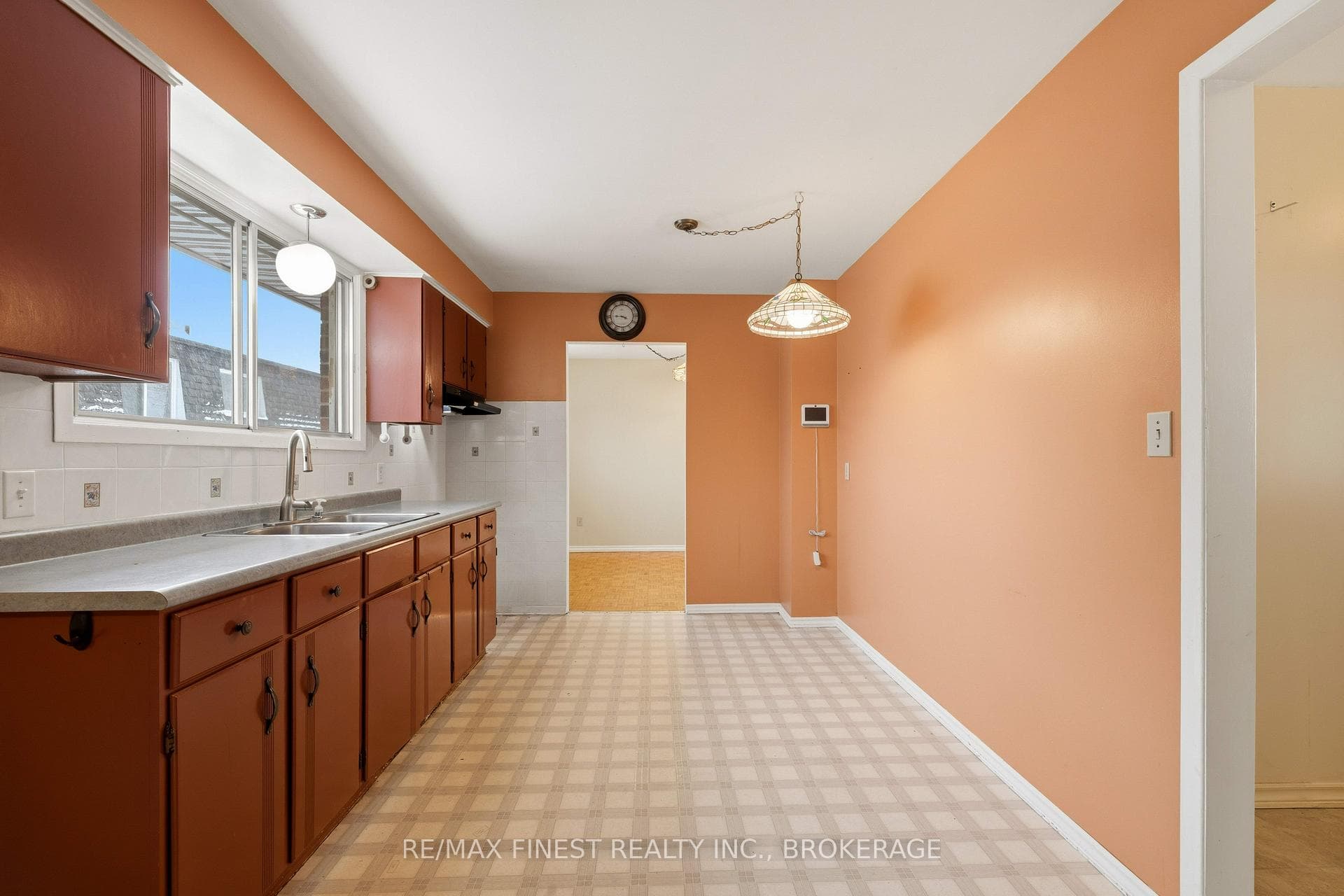 628 Stanford Street photo 19