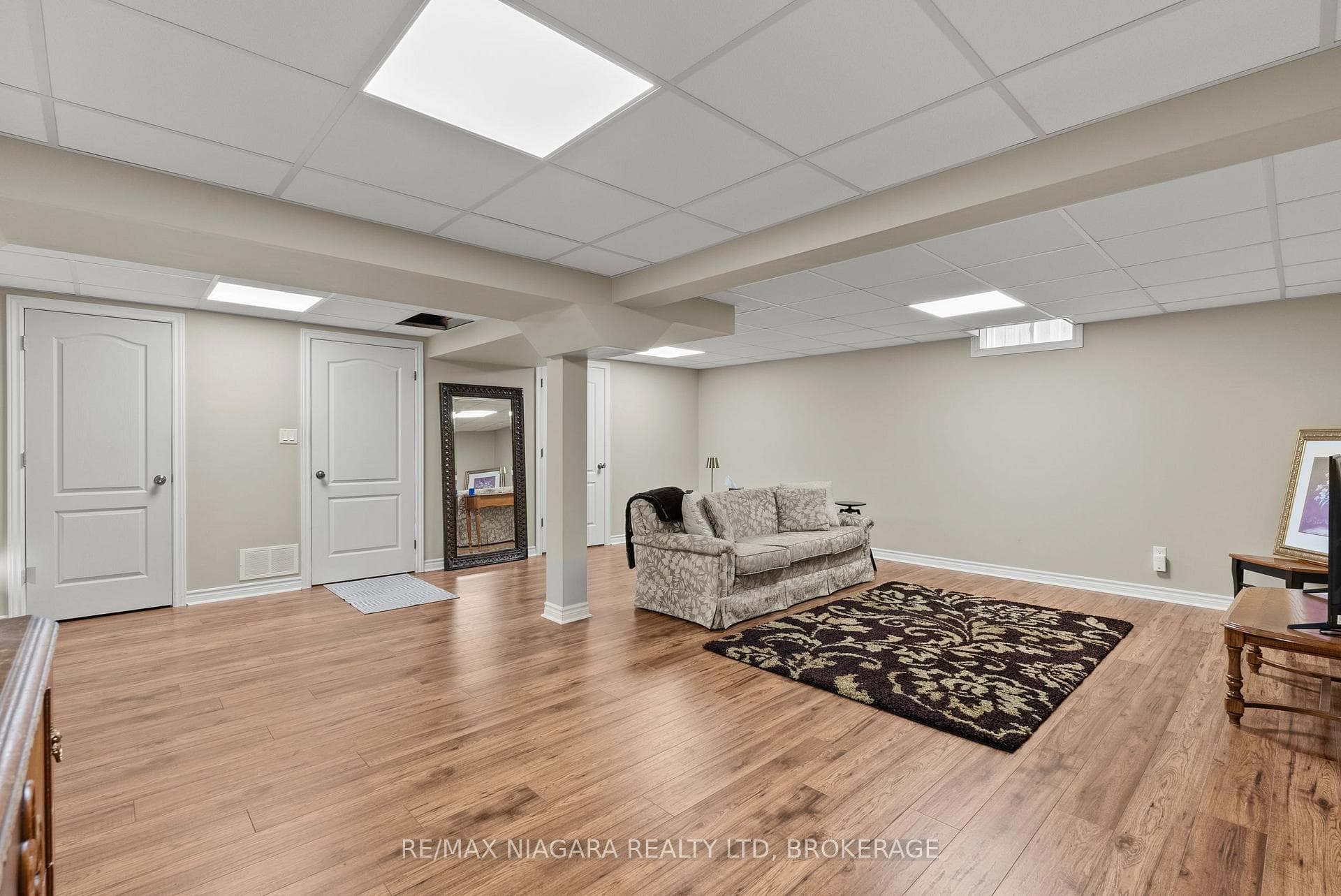 282 Winterberry Boulevard photo 33