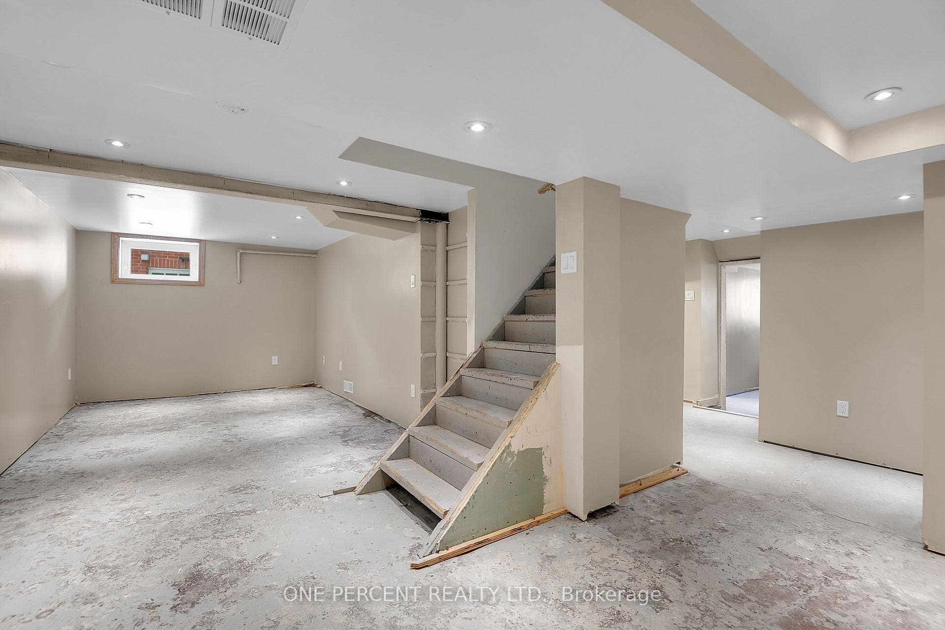 705 Parkdale Avenue photo 26