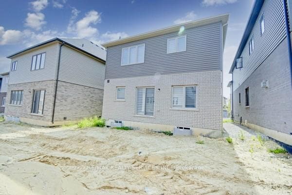 13 Jenner Drive photo 40