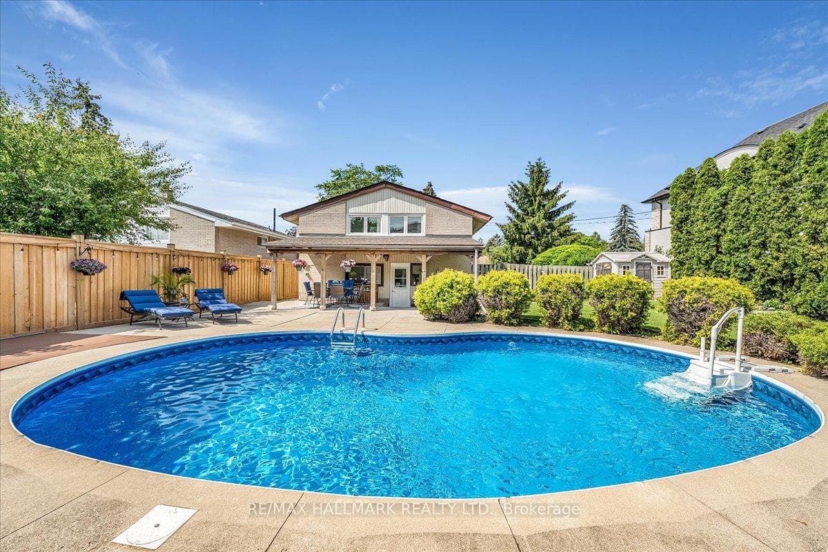 433 Seabourne Drive photo 30