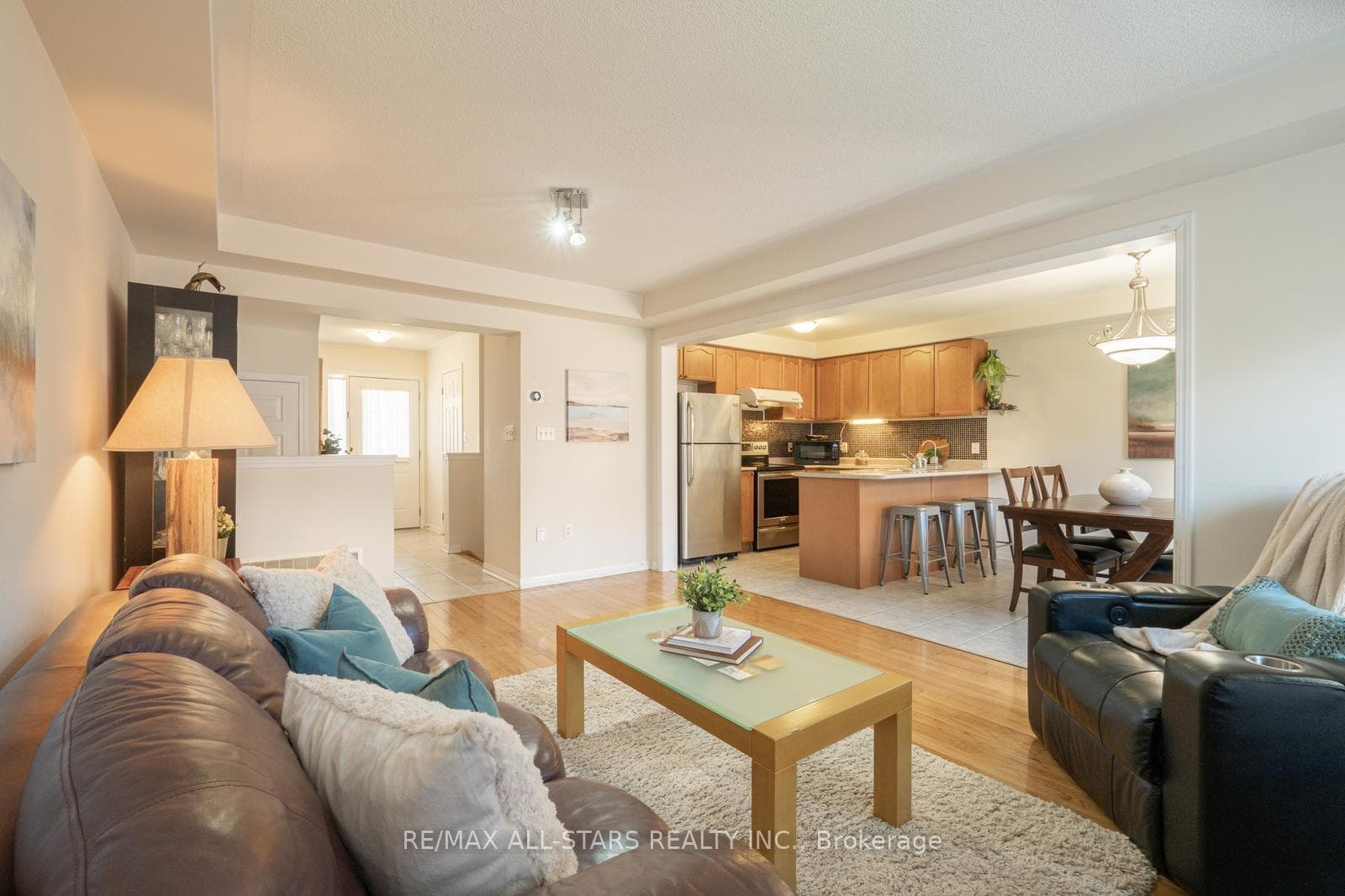 87 Jamesway Crescent photo 9