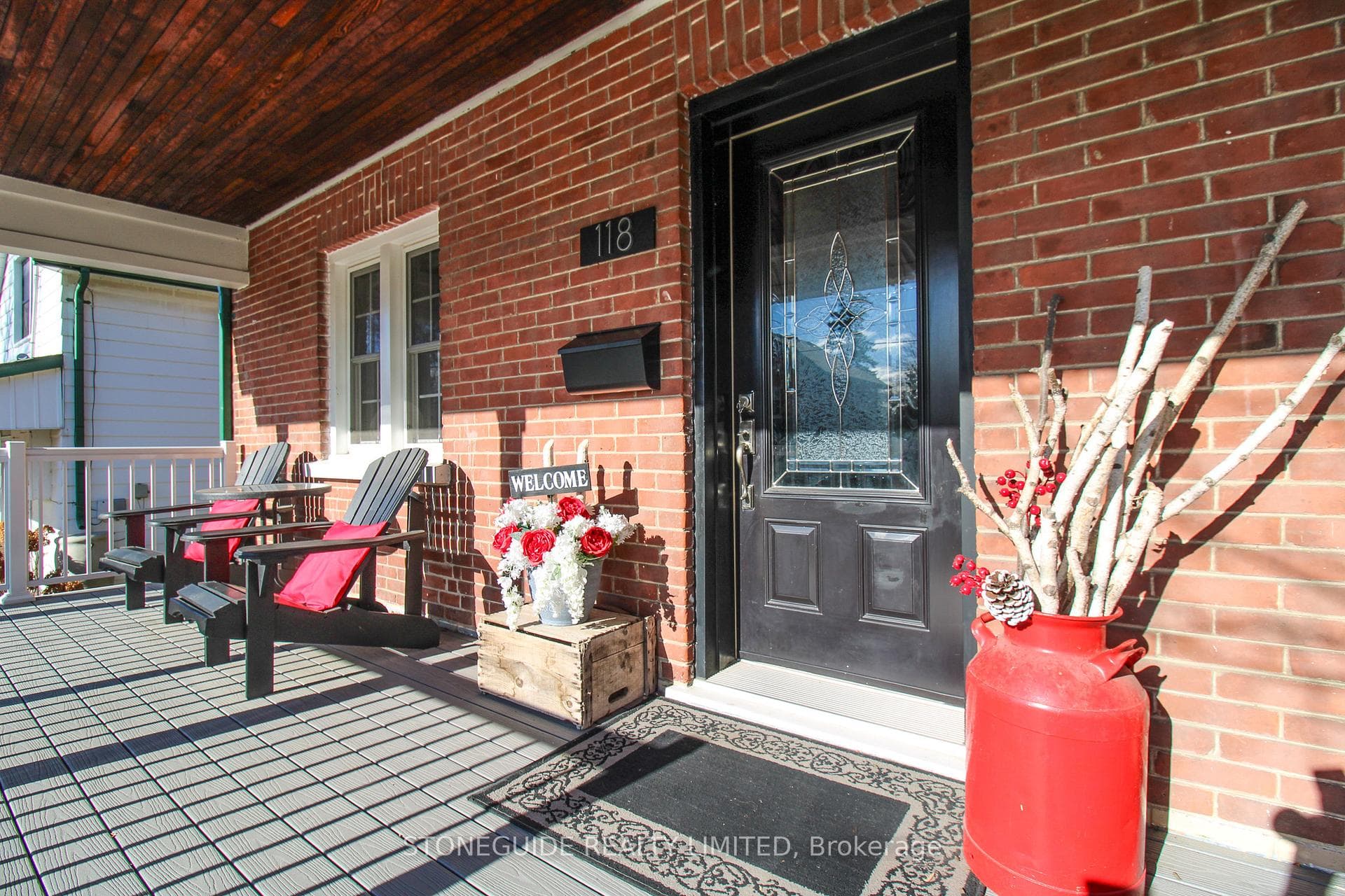 Large Front Porch w/ Sitting Area