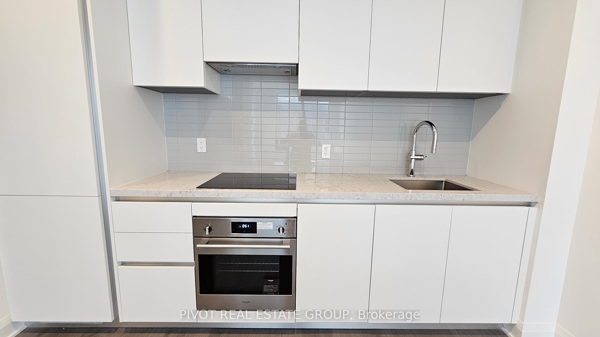 2 Erskine Road Unit 2806 photo 9