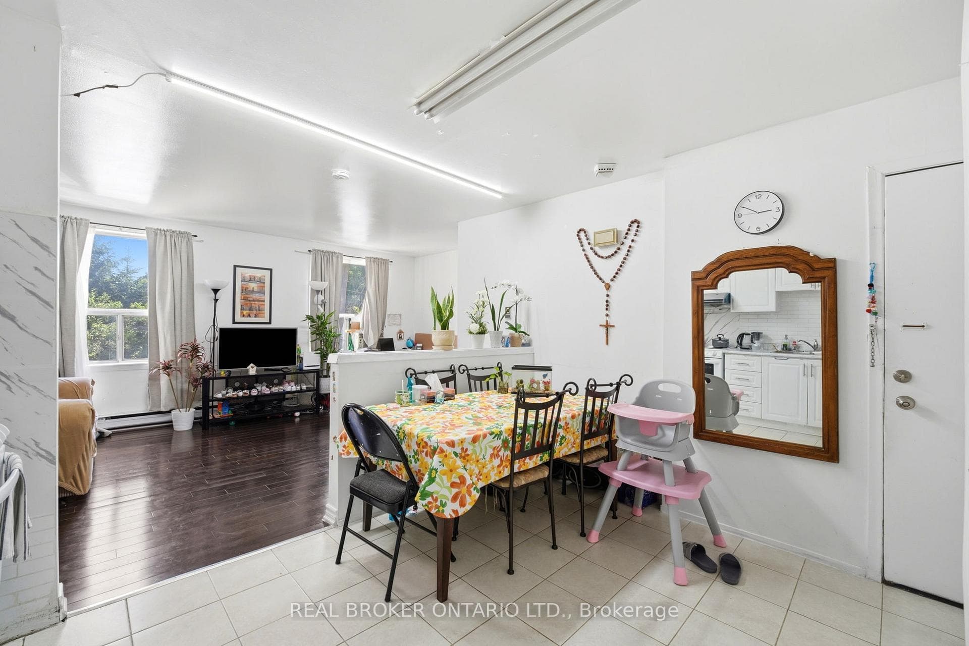 1479 Eglinton Avenue photo 14