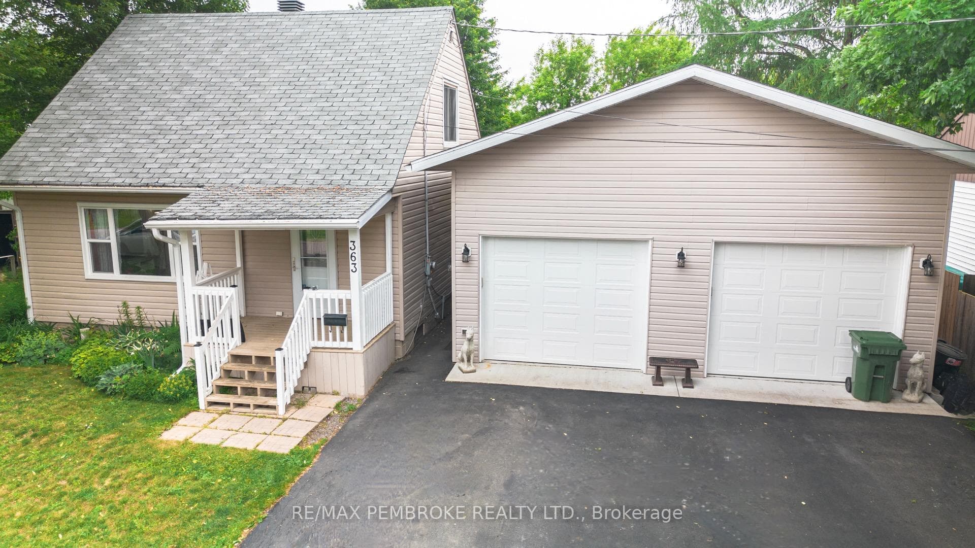 363 Julien Street photo 31