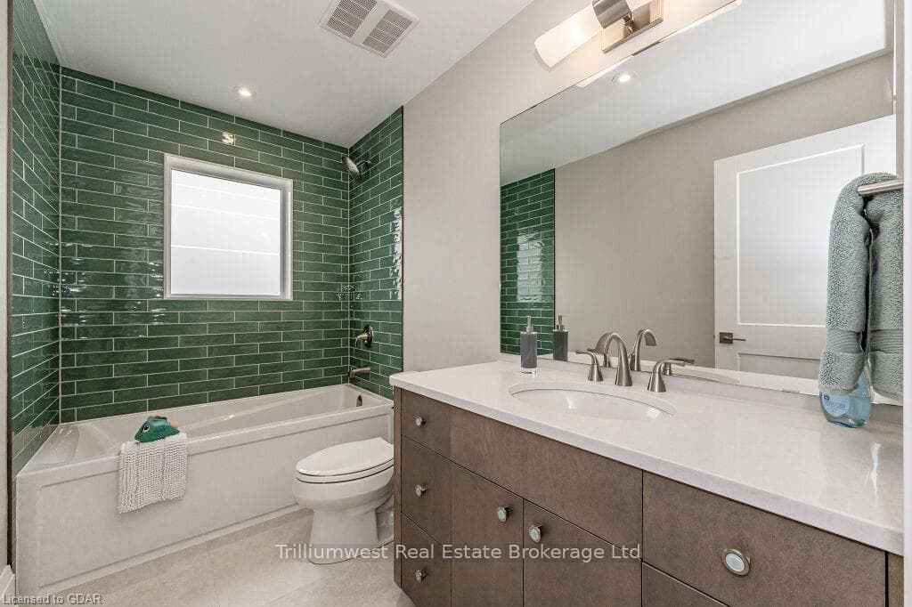 9 KNEVITT Place photo 25