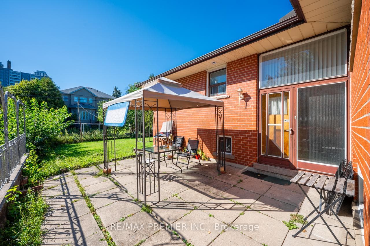 37 Patricia Avenue photo 35