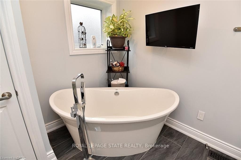 293 Fairfield Avenue photo 31