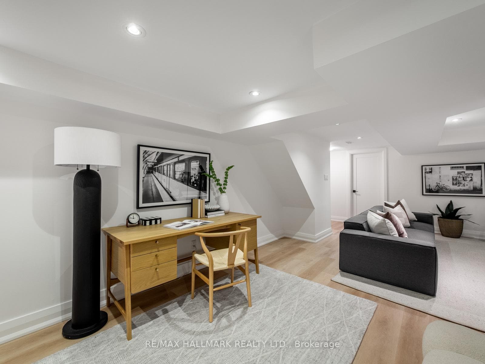 16 Bain Avenue photo 40