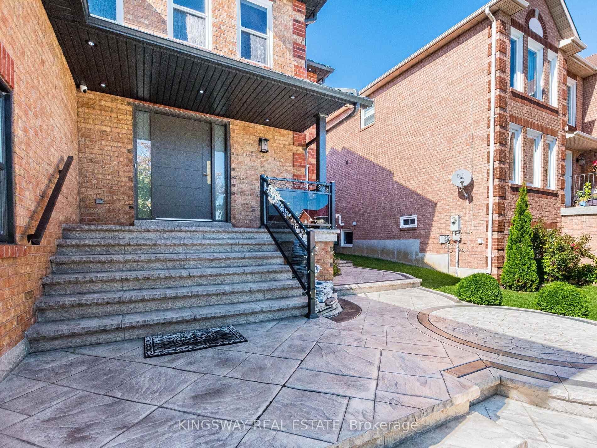 58 Leeward Drive photo 4