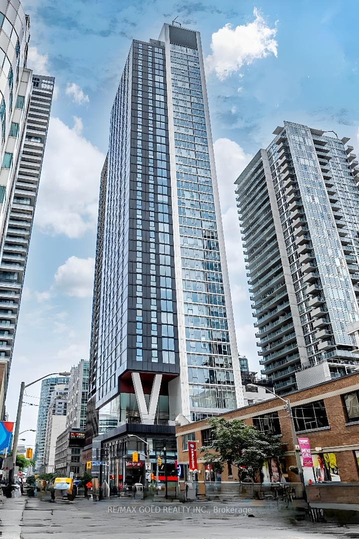 357 King Street Unit 1708 photo 1