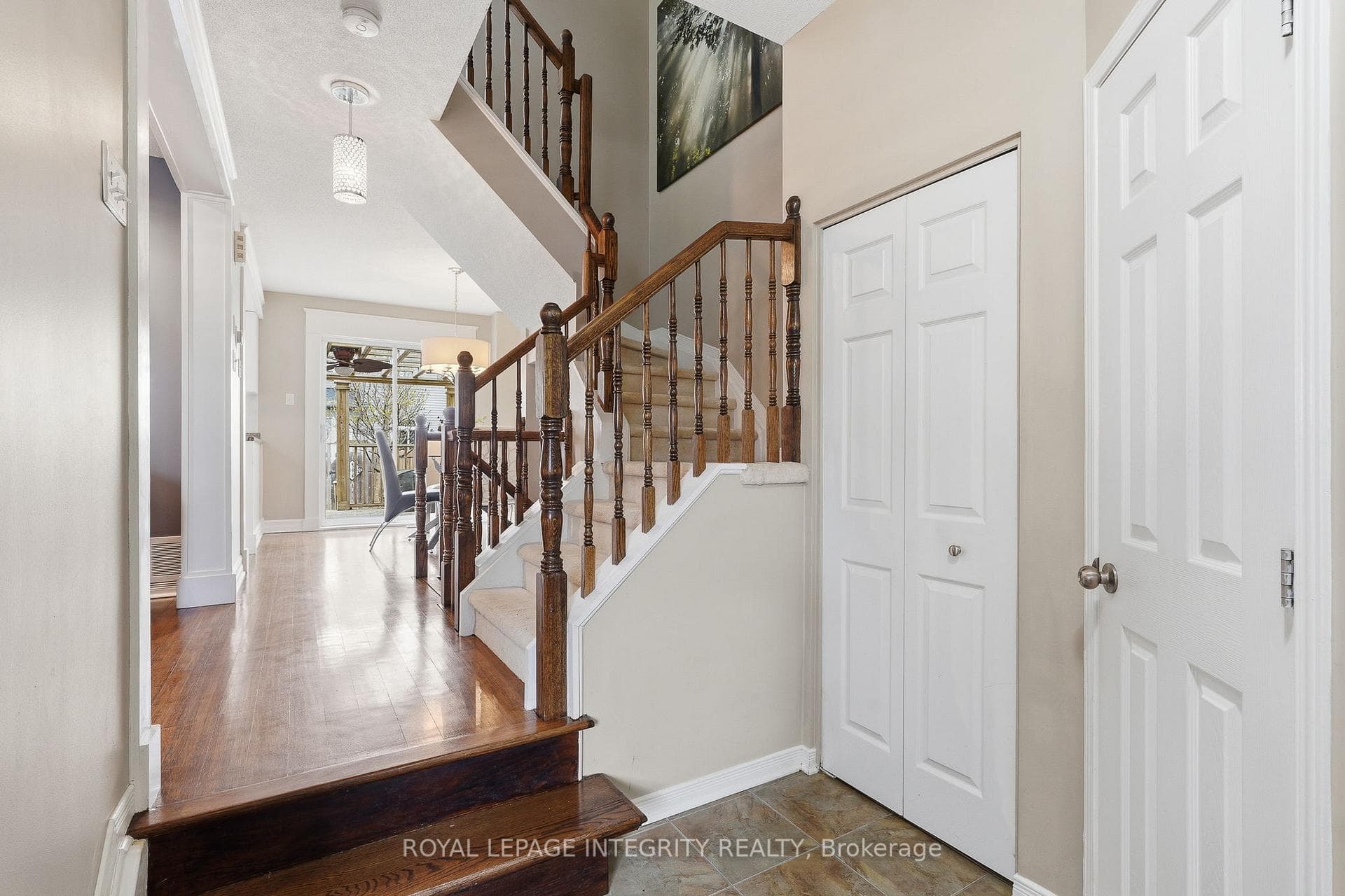 1073 Brasseur Crescent photo 7