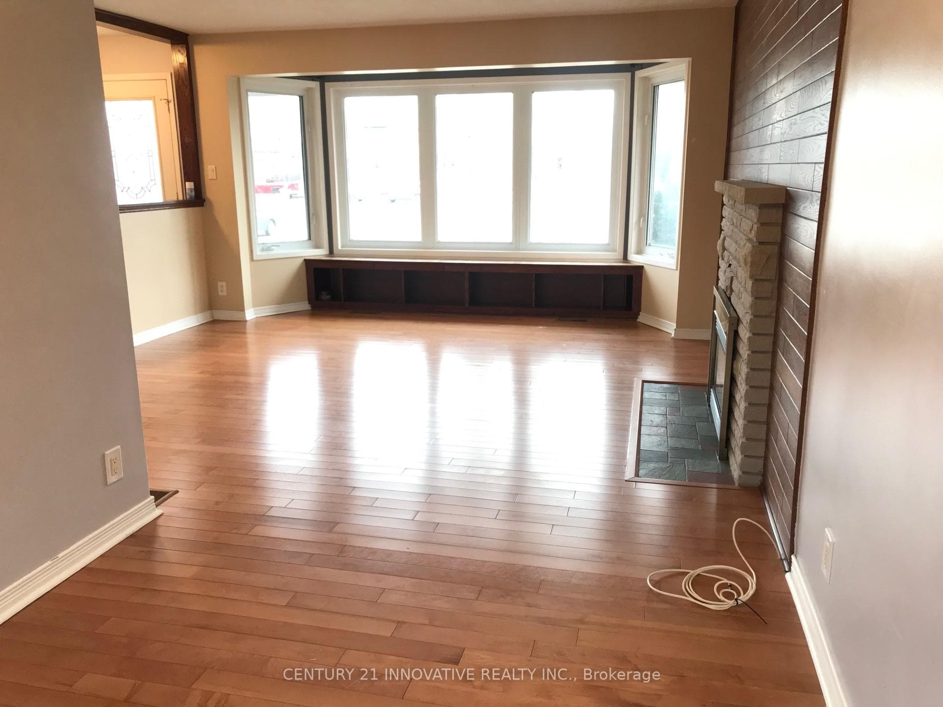 12 Kingsway Court photo 2