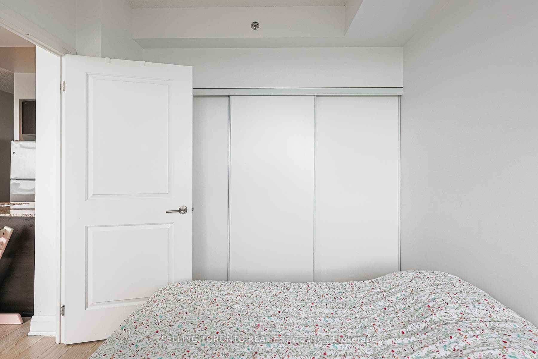 520 Steeles Avenue Unit 1206 photo 38