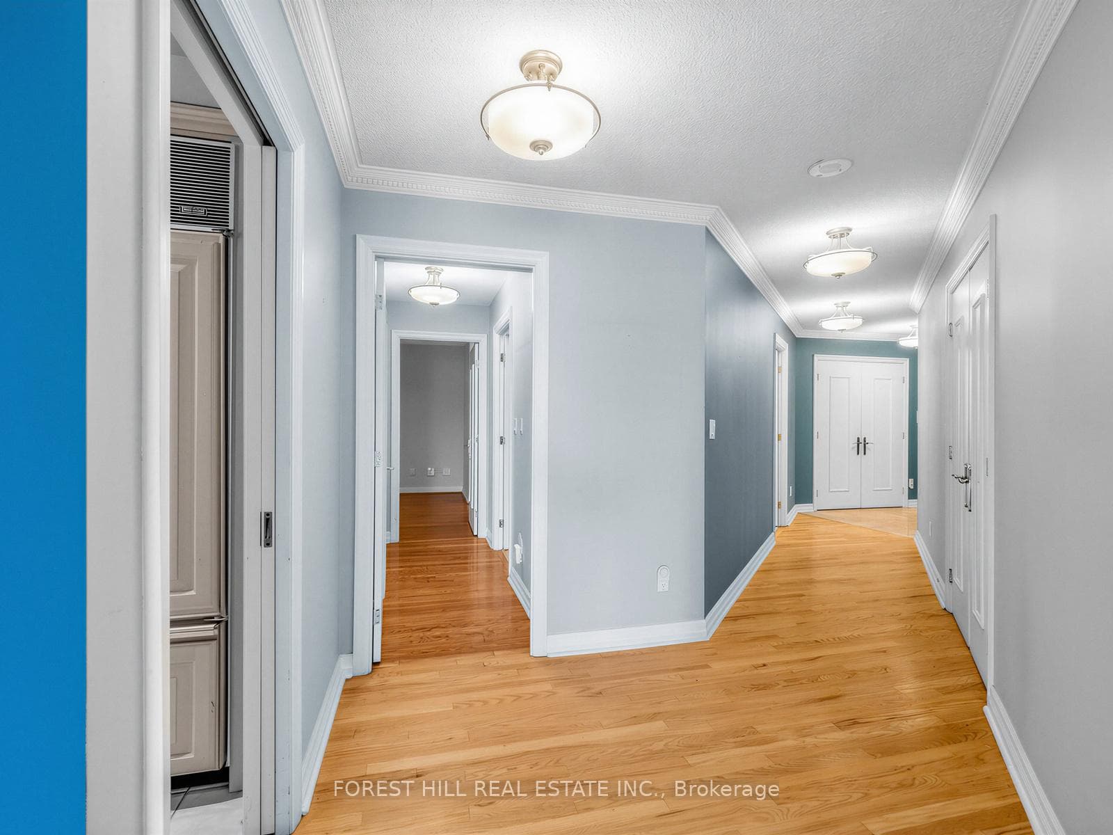 2727 Yonge Street Unit 412 photo 4
