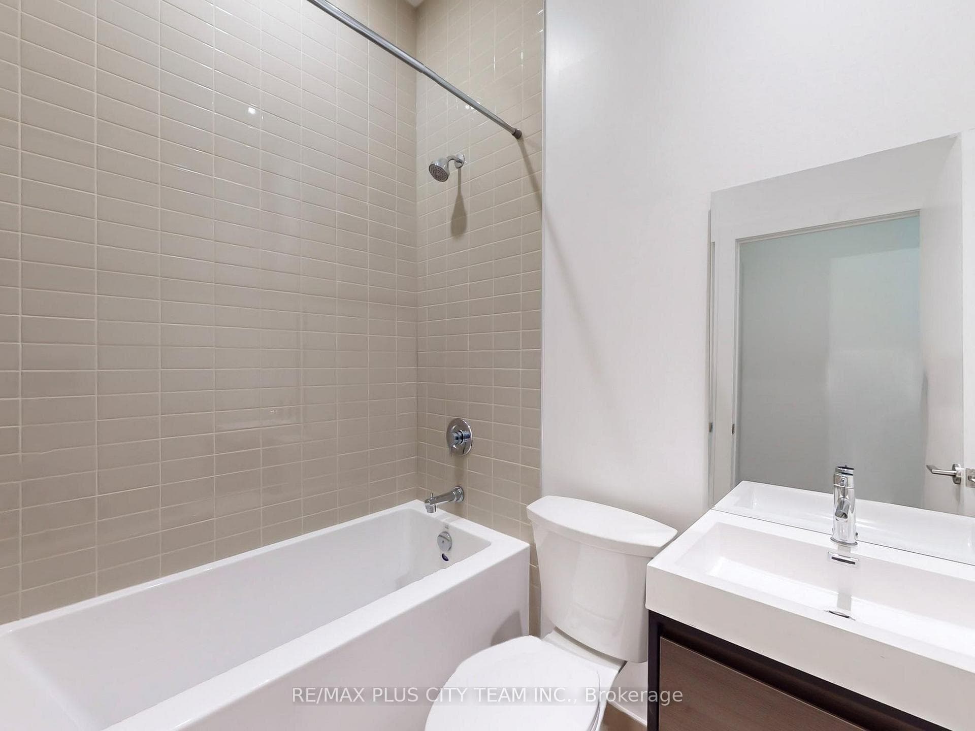 150 Logan Avenue Unit 206 photo 15