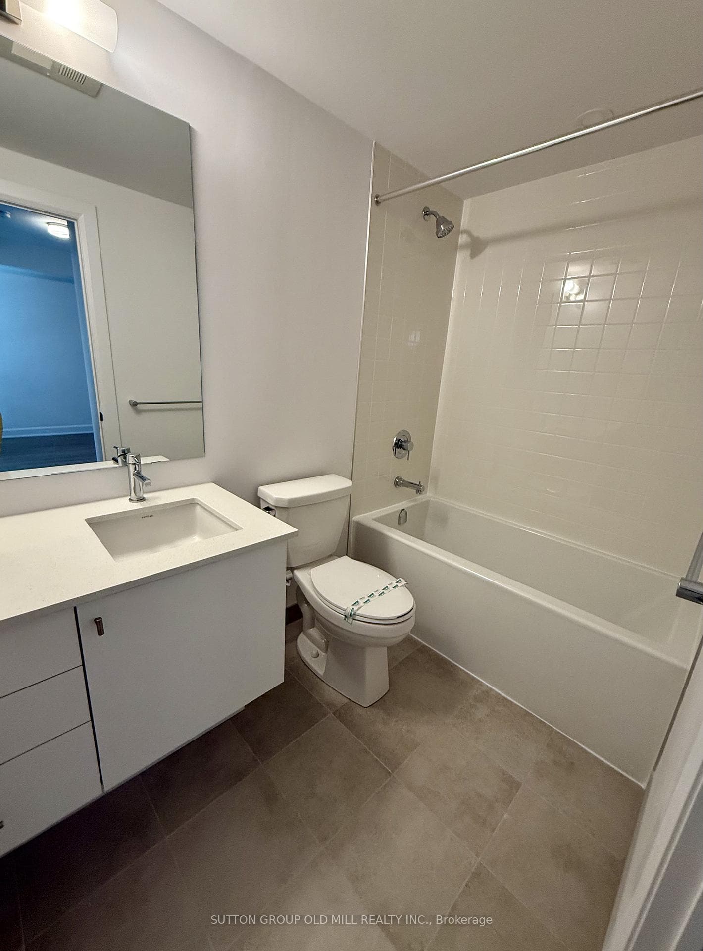 3240 William Coltson Avenue Unit 406 photo 8