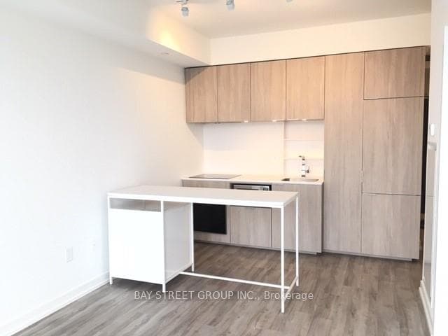 77 Shuter Street Unit 2105 photo 3