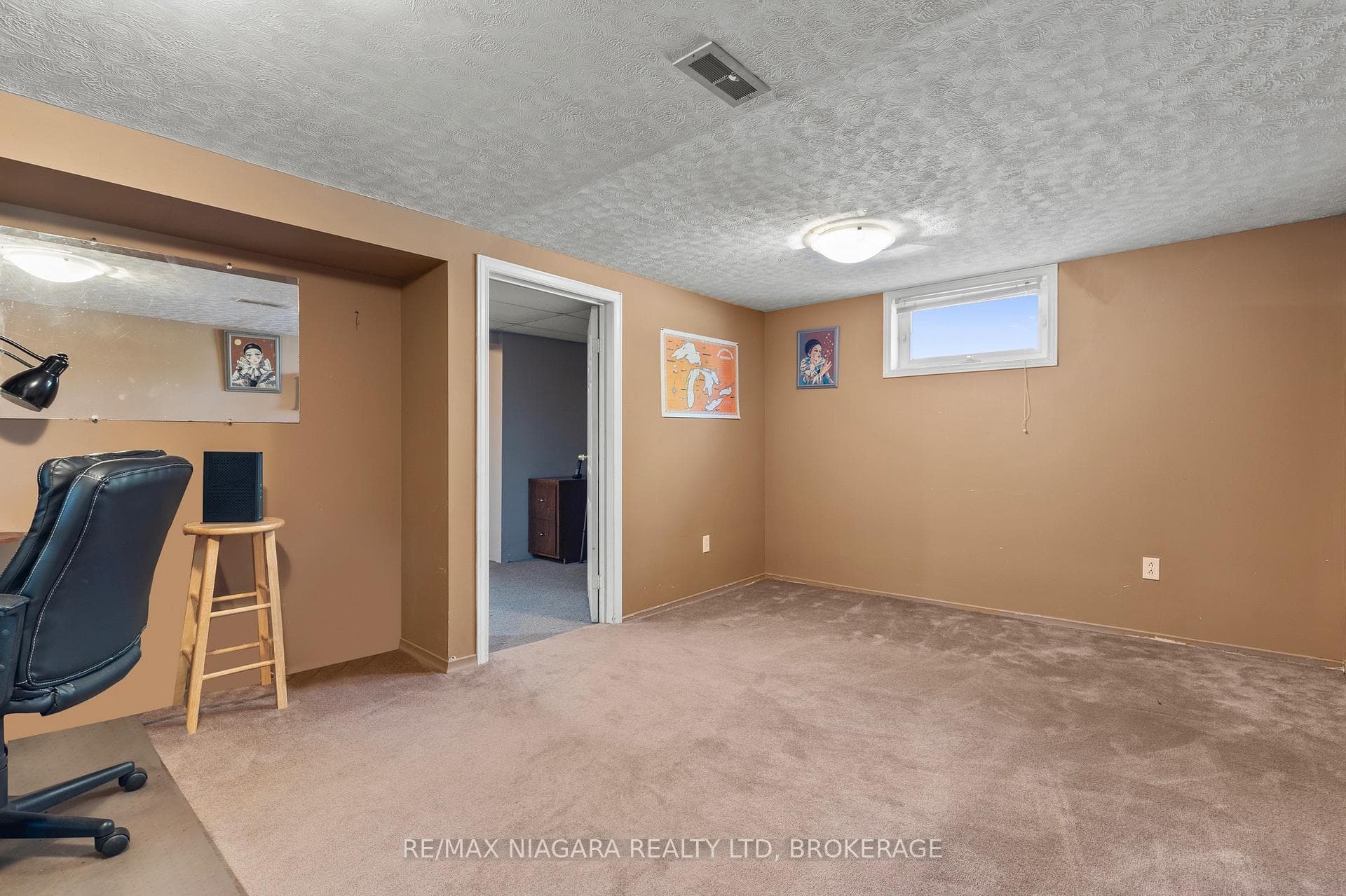 7931 Watson Street photo 20