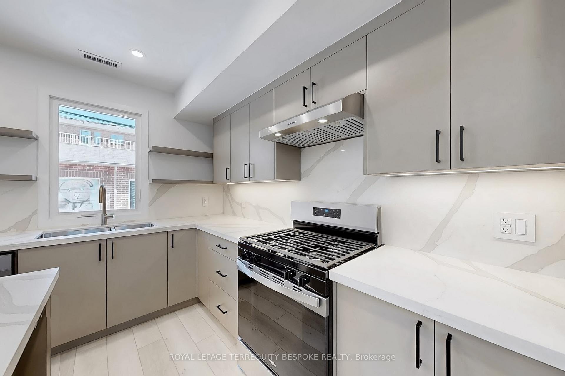 363 Euclid Avenue Unit Laneway photo 11