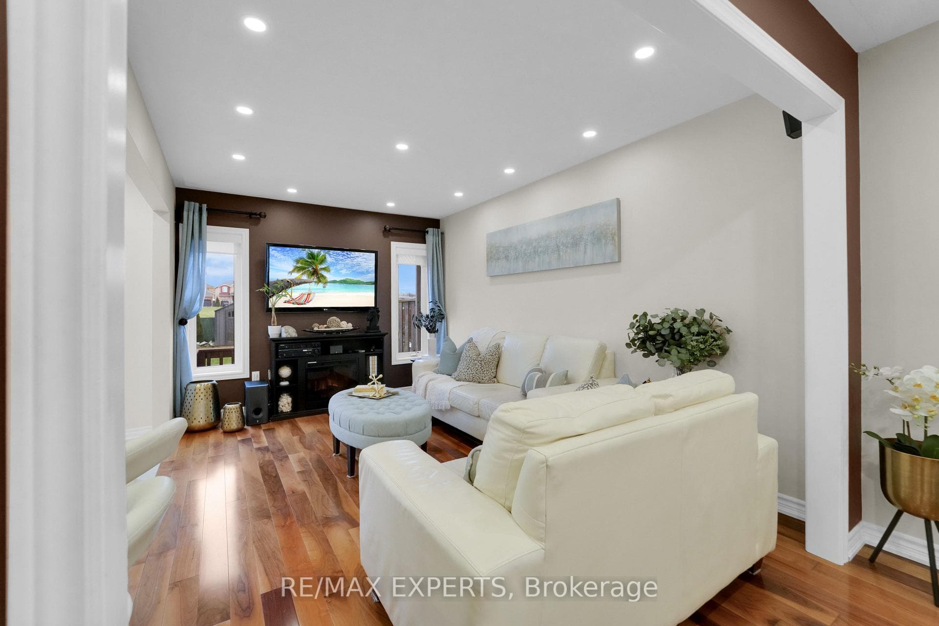 41 Crestbank Court photo 8