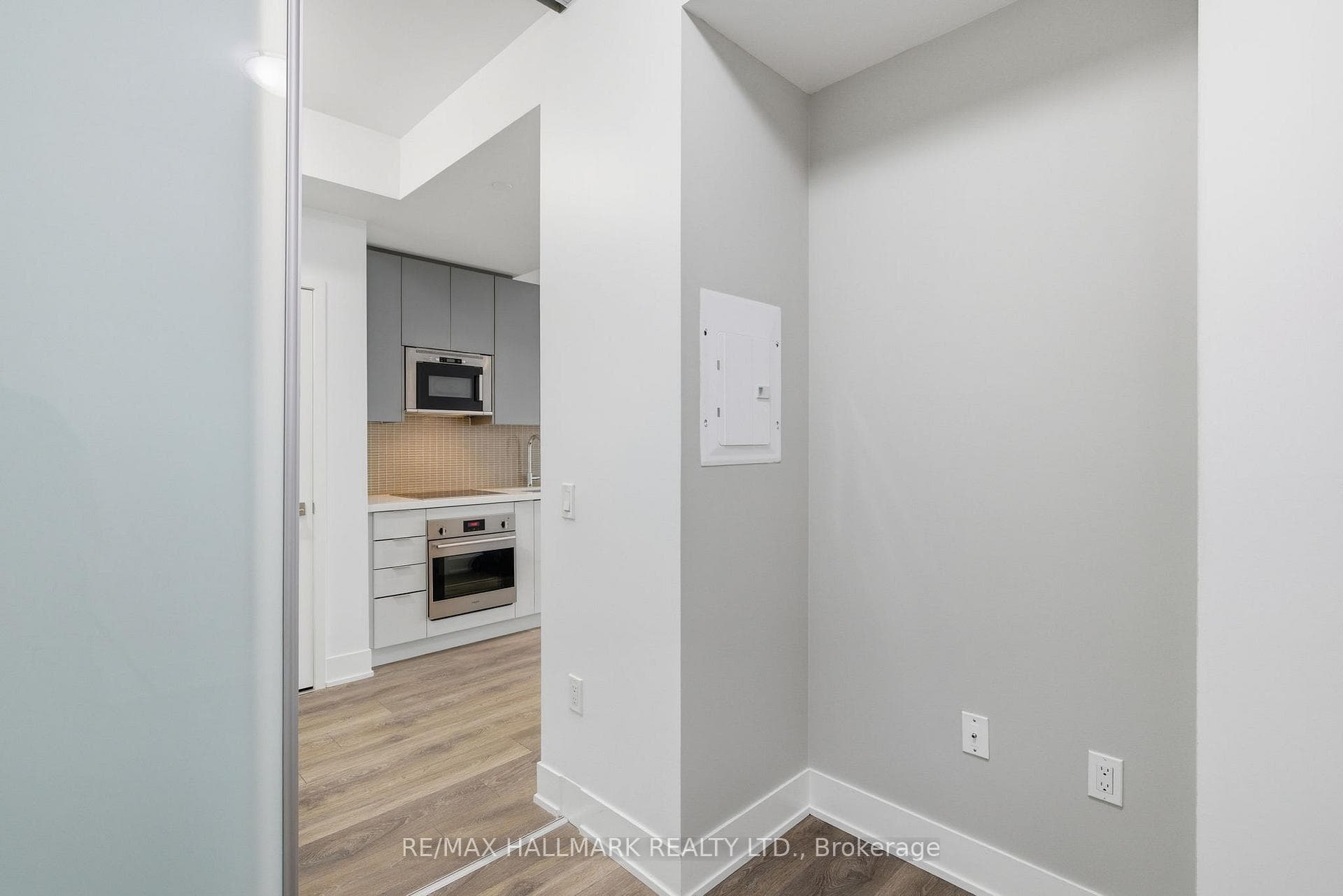 2916 Highway 7 Road Unit 2406 photo 17